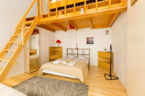 Szentkiralyi 5 - Double basic in the city Center - self-check-in Budapest